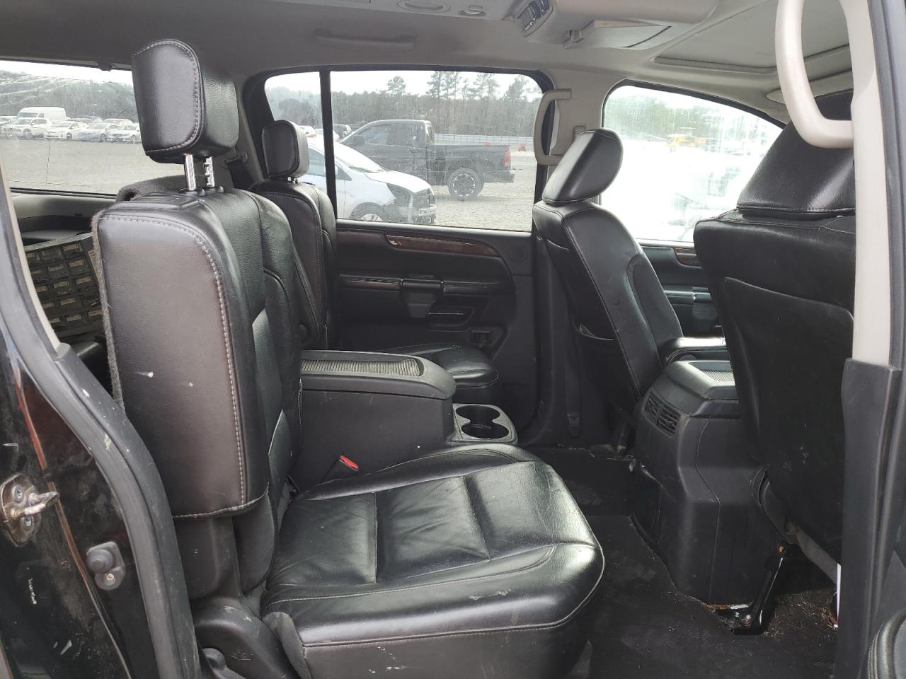 2010 Nissan Armada - Image 11