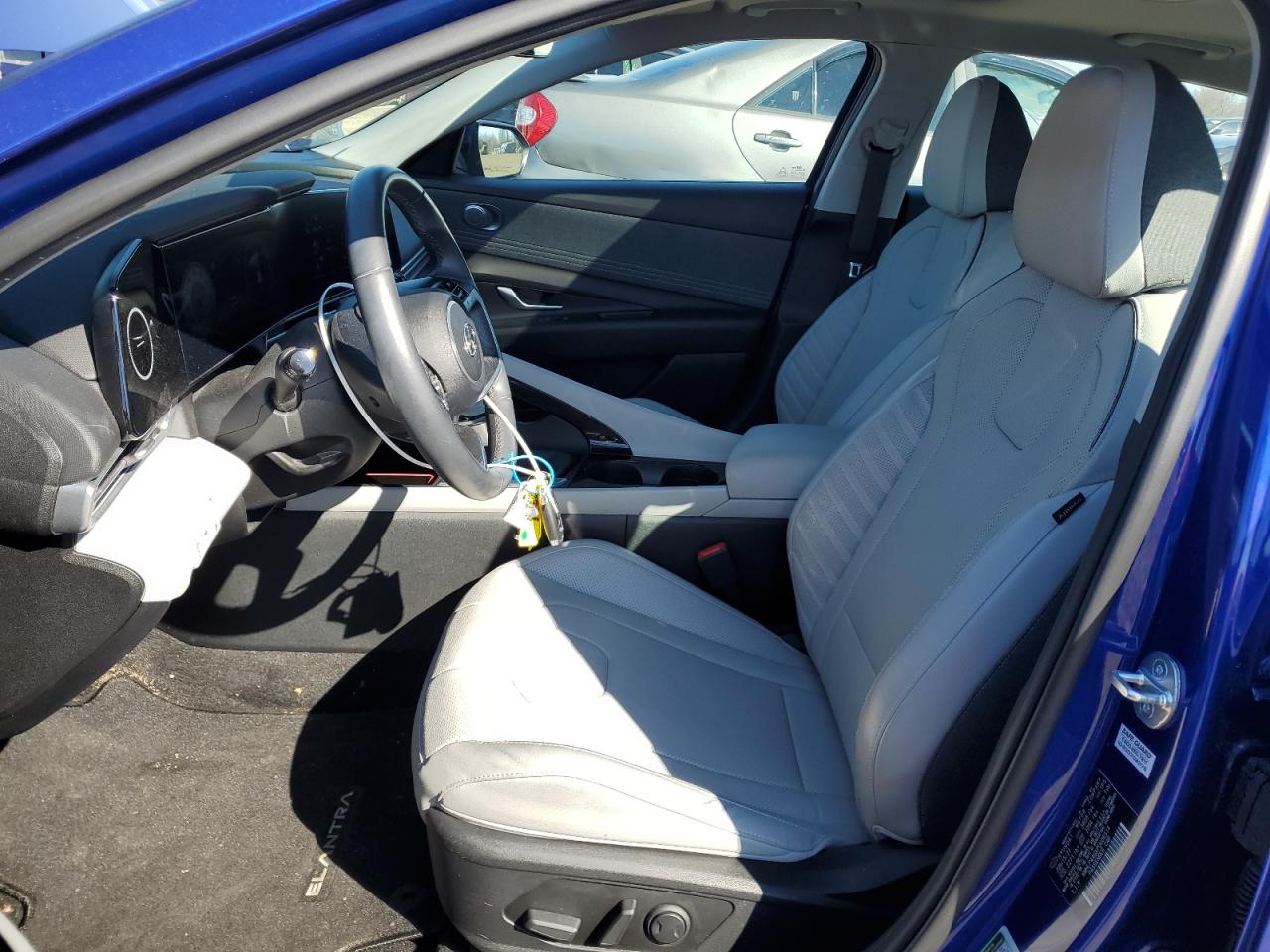 2023 Hyundai Elantra - Image 7