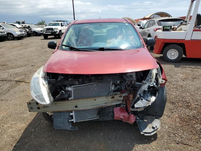  NISSAN VERSA 2015 Красный