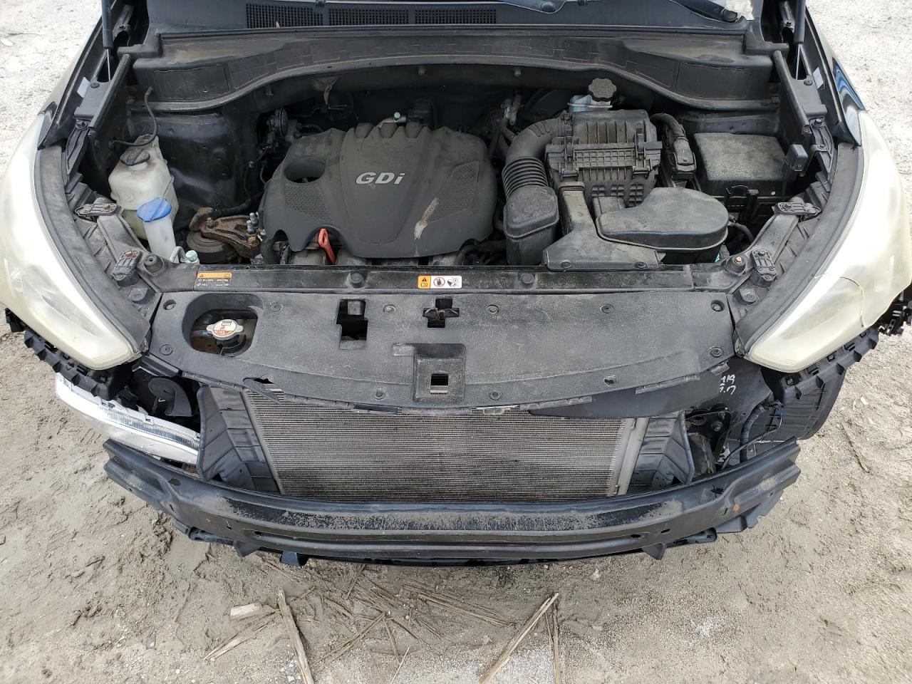 2013 Hyundai Santa Fe - Image 12