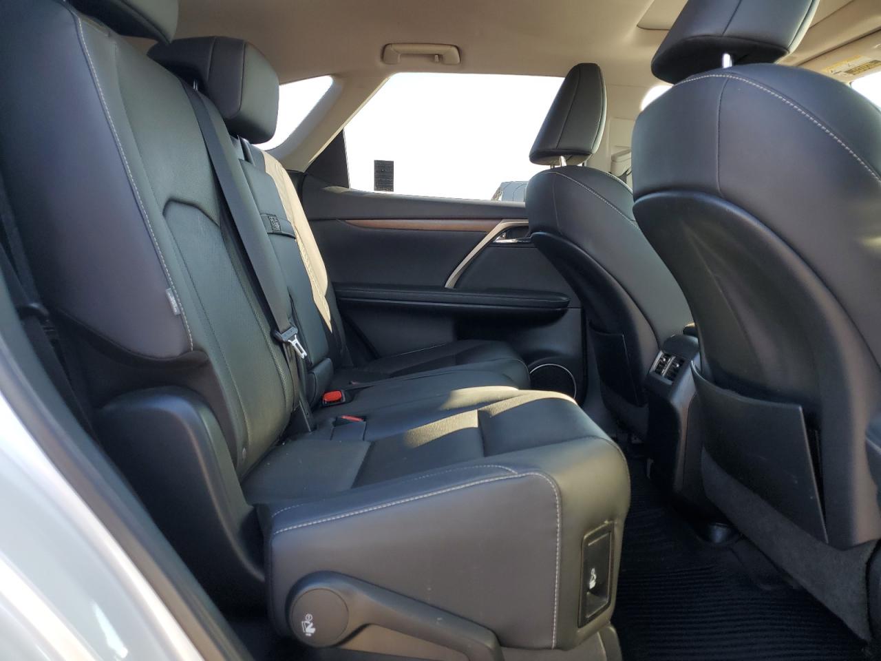 2022 Lexus RX - Image 11