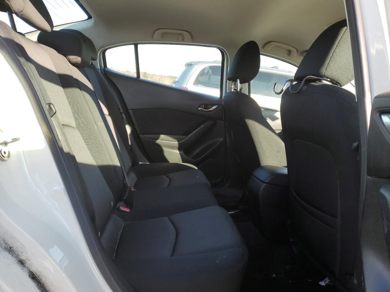 2017 Mazda 3 - Image 10