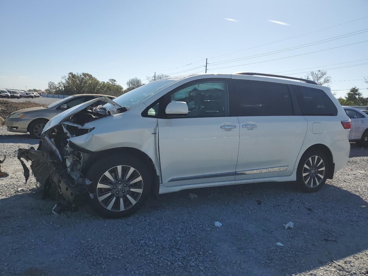 2020 Toyota Sienna - Image 1