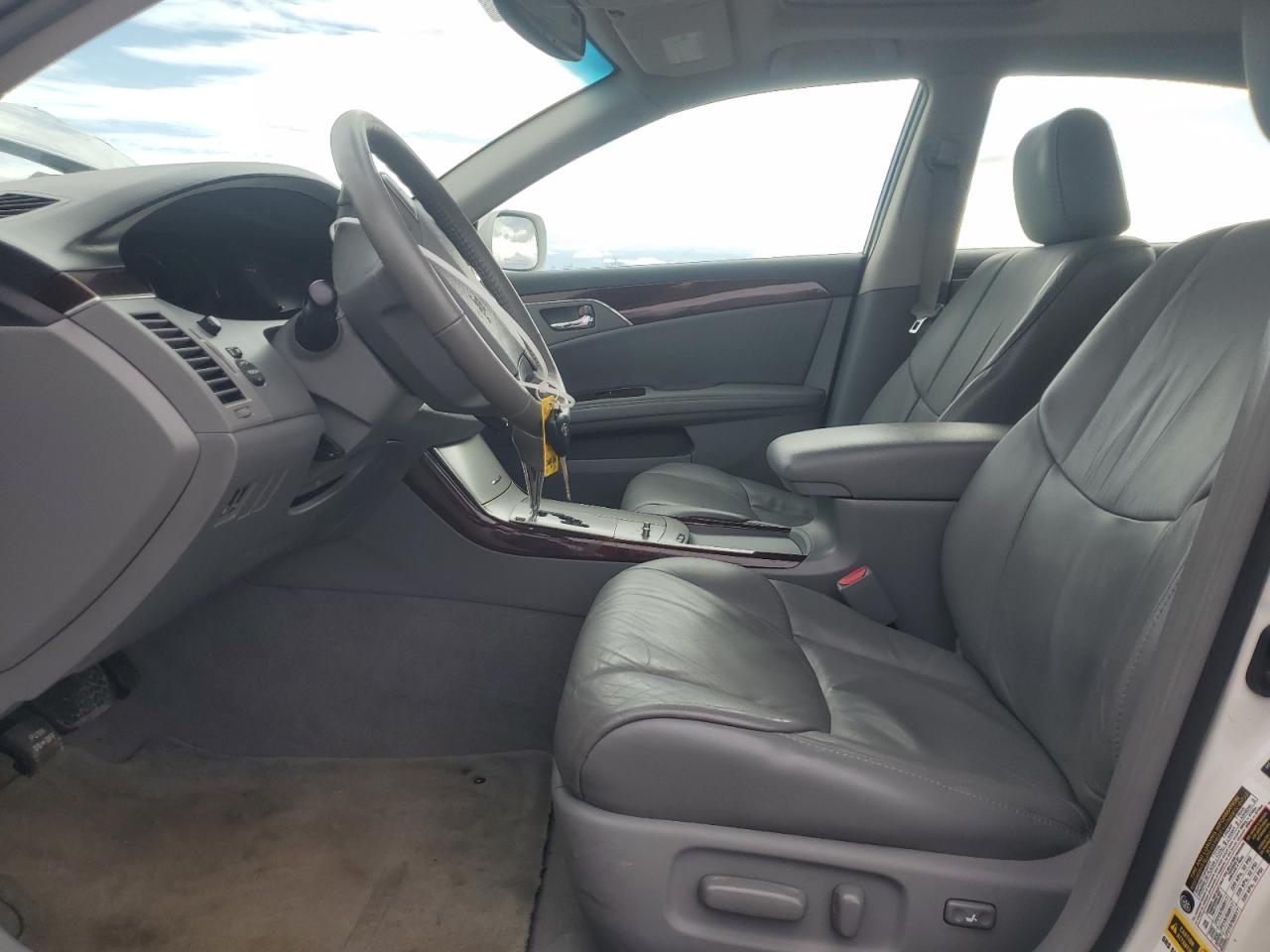 2009 Toyota Avalon - Image 7