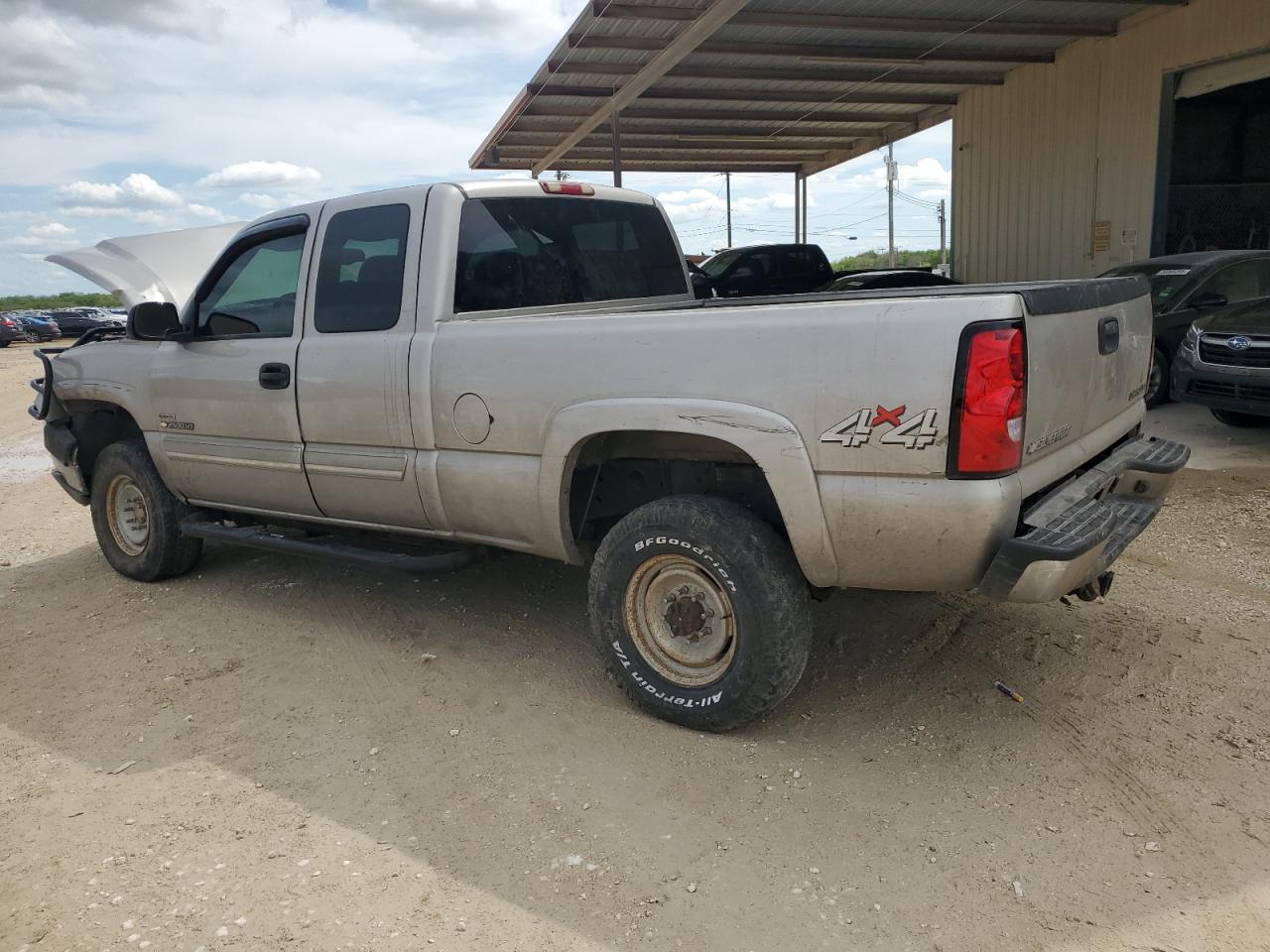 2004 Chevrolet Silverado - Image 2