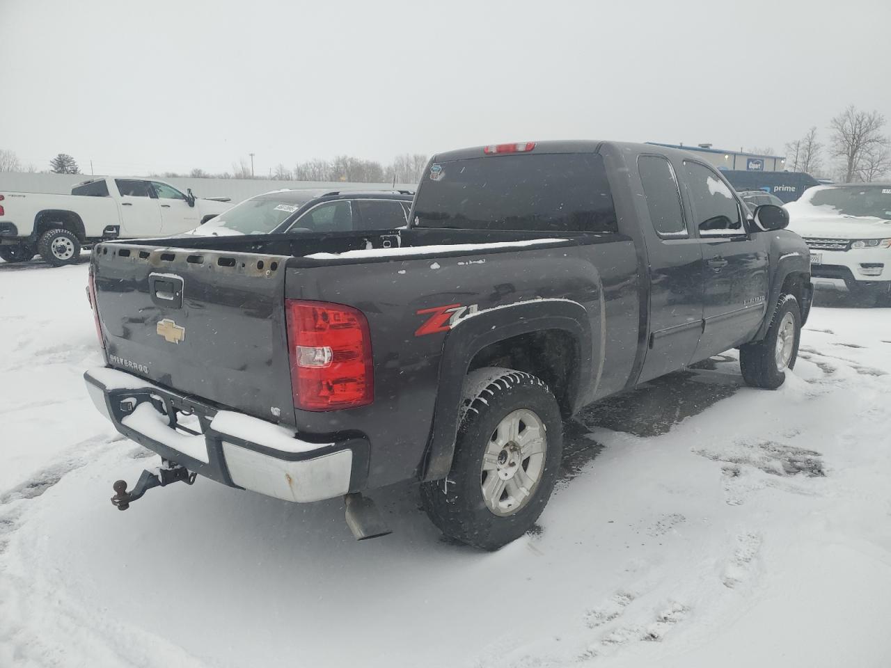 2011 Chevrolet Silverado - Image 3
