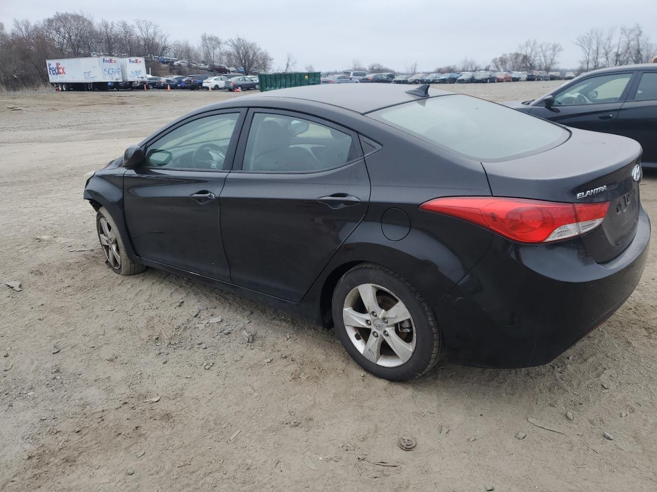 2011 Hyundai Elantra - Image 2