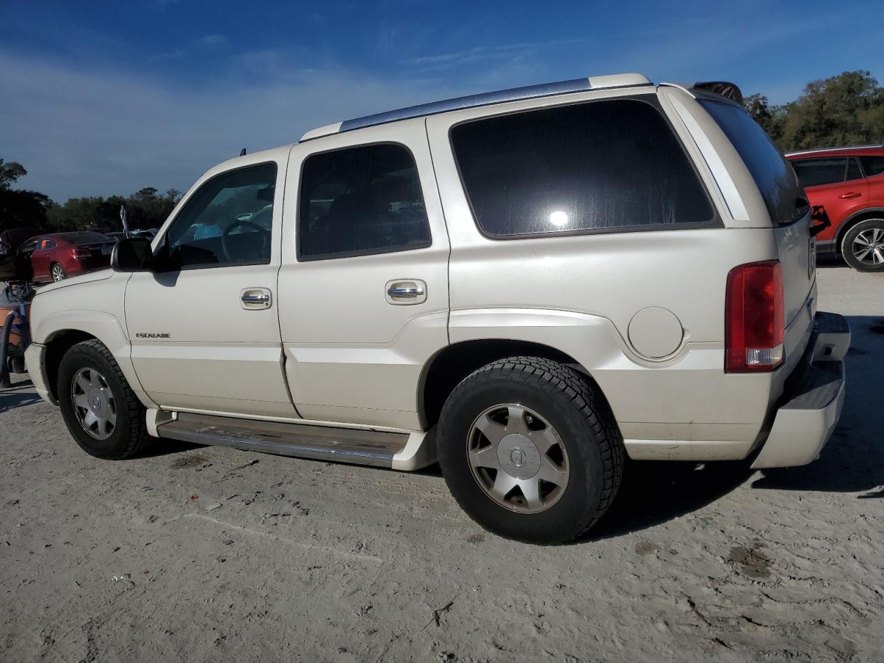 2006 Cadillac Escalade - Image 2