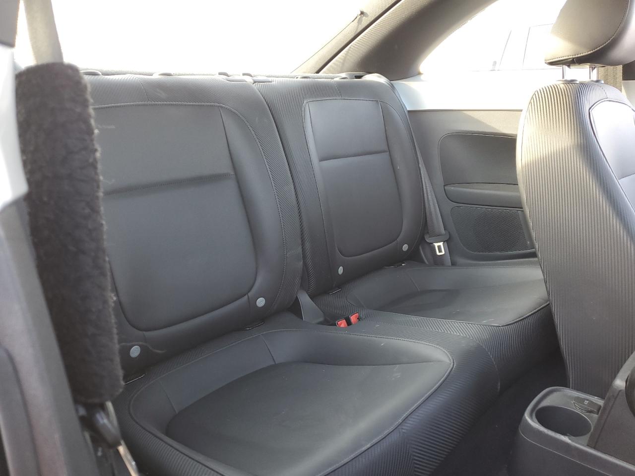 2014 Volkswagen Beetle - Image 10