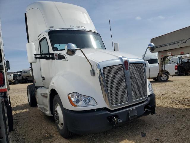 2015 KENWORTH T680 SEMI TRUCK for sale at Copart KS - KANSAS CITY