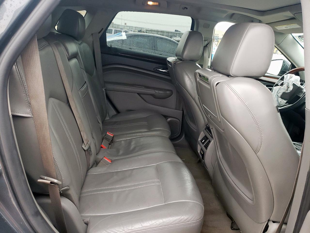 2010 Cadillac SRX - Image 11