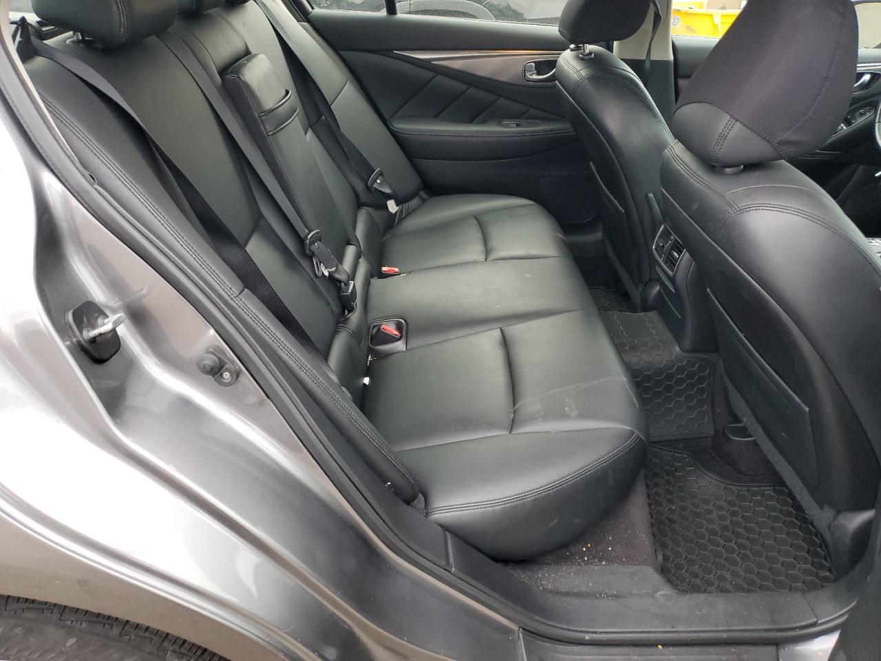 2015 Infiniti Q50 - Image 10