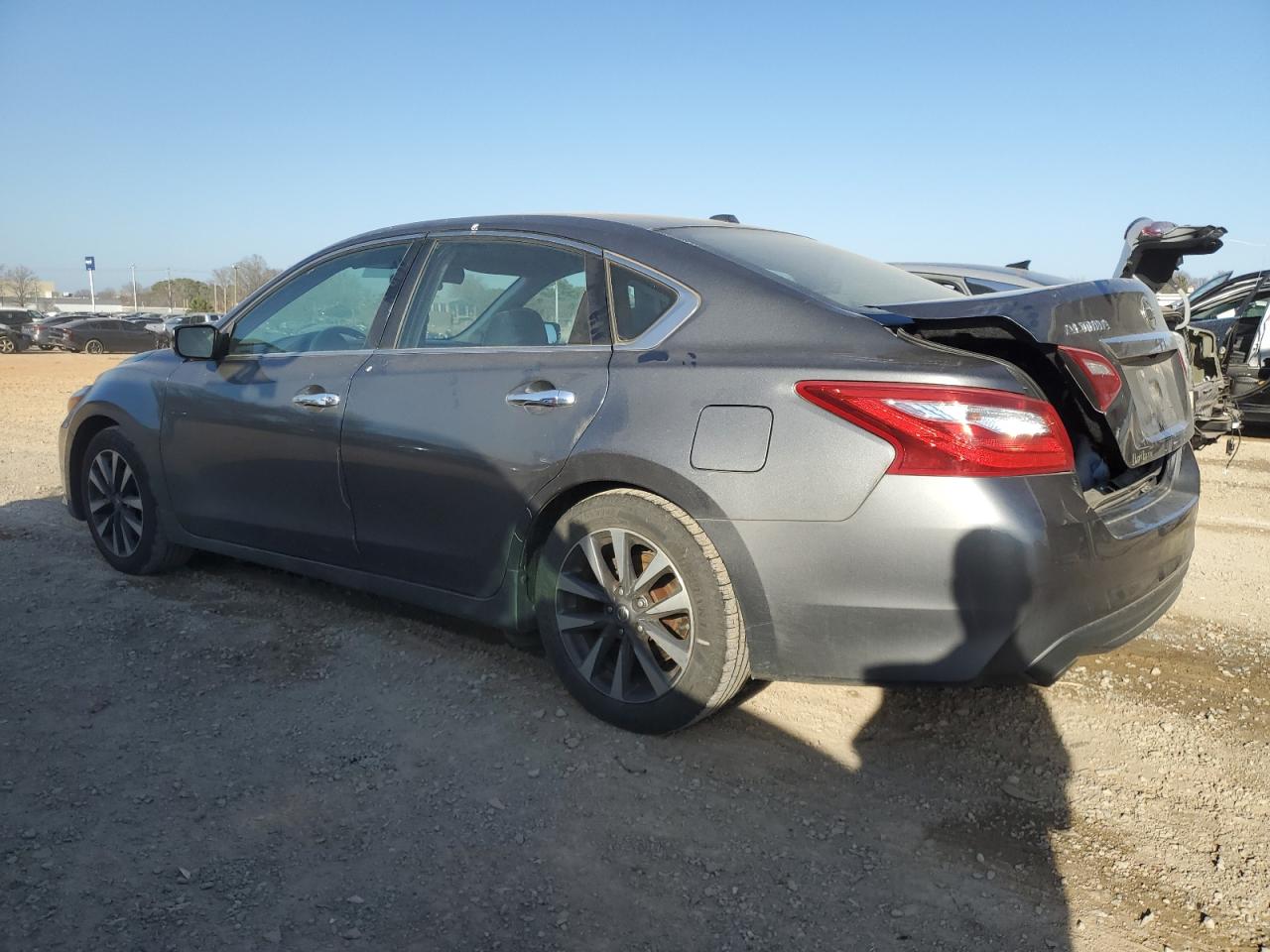2017 Nissan Altima - Image 2