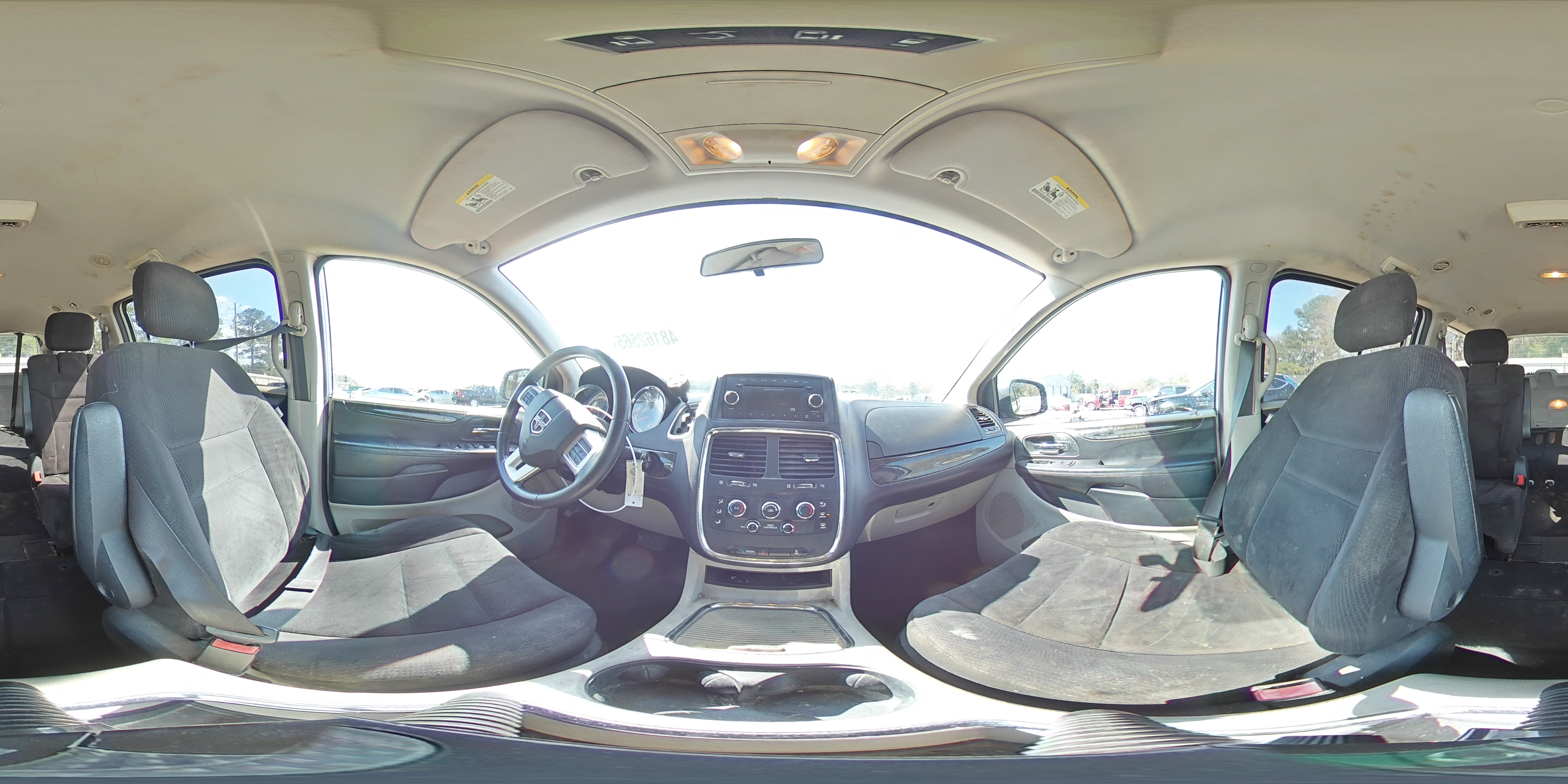 2015 Dodge Caravan - Image 16