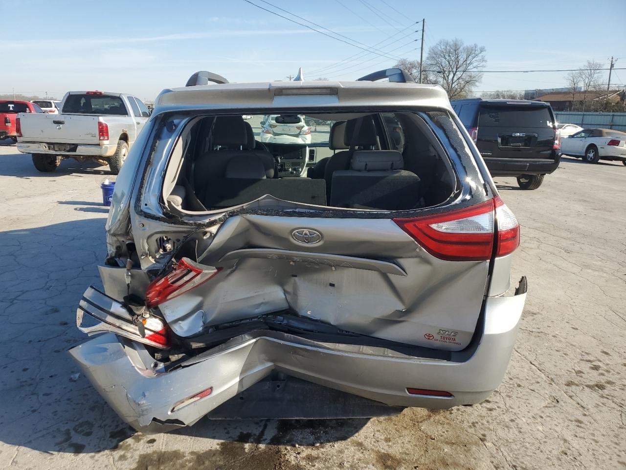 2019 Toyota Sienna - Image 6
