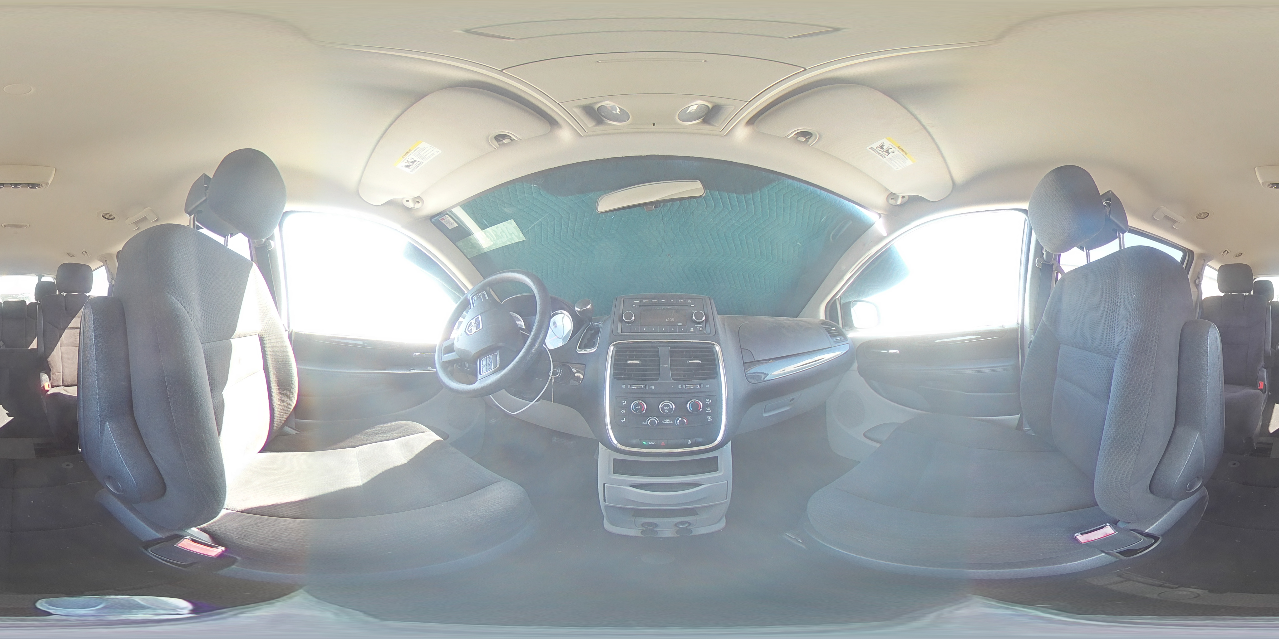 2015 Dodge Caravan - Image 14