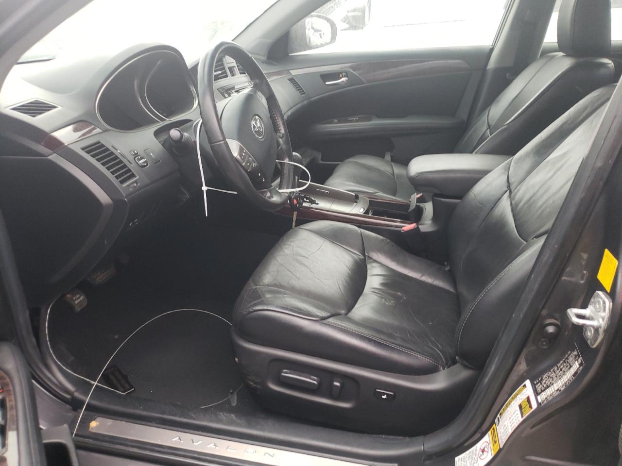 2011 Toyota Avalon - Image 7