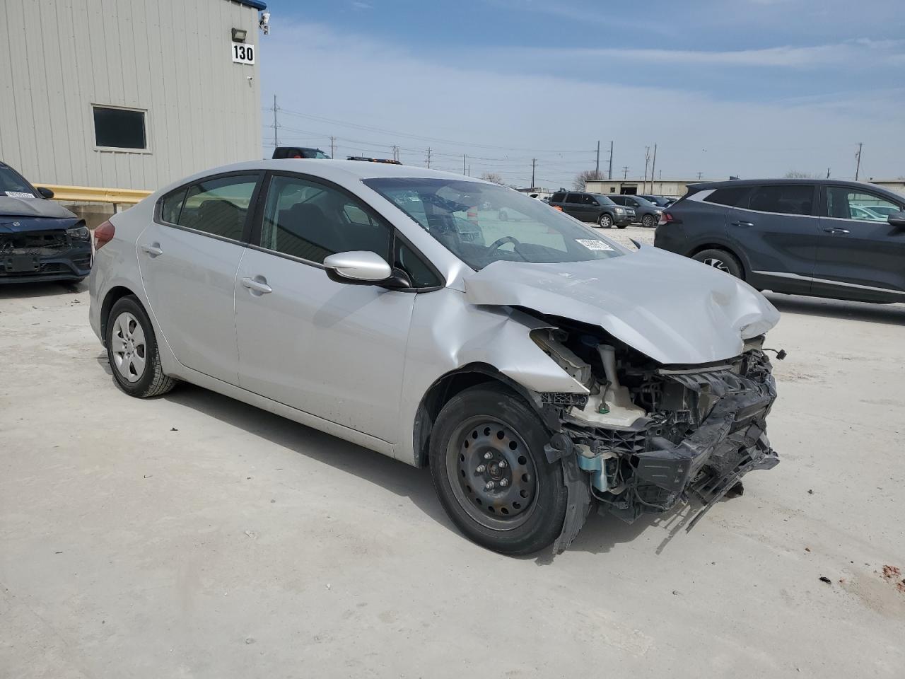 2017 Kia Forte - Image 4