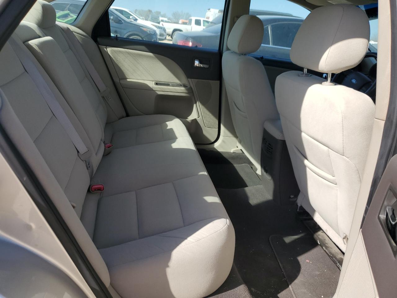 2008 Ford Taurus - Image 10