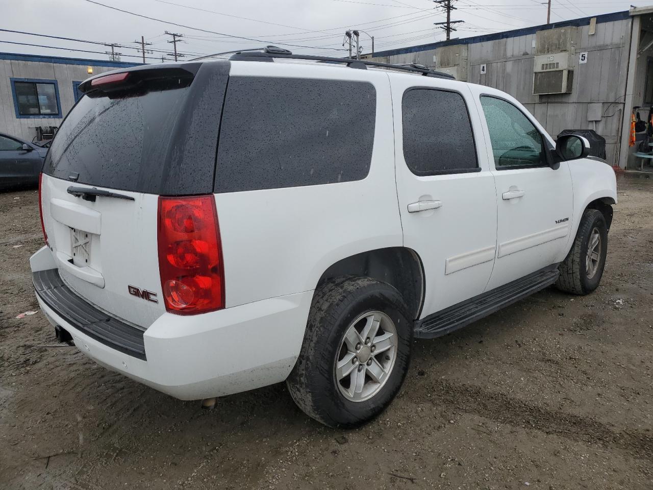 2011 GMC Yukon - Image 3