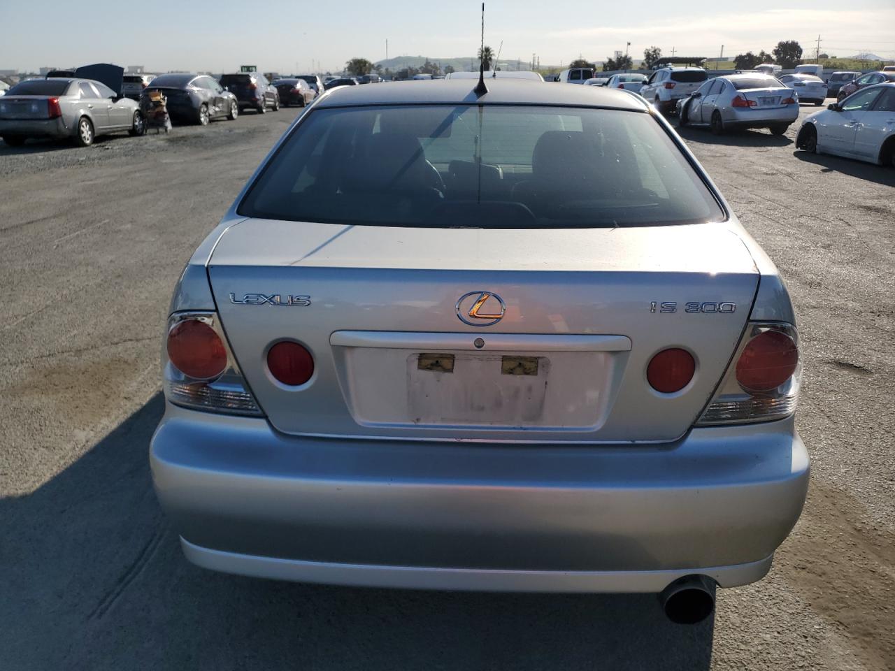 2002 Lexus IS - Image 6