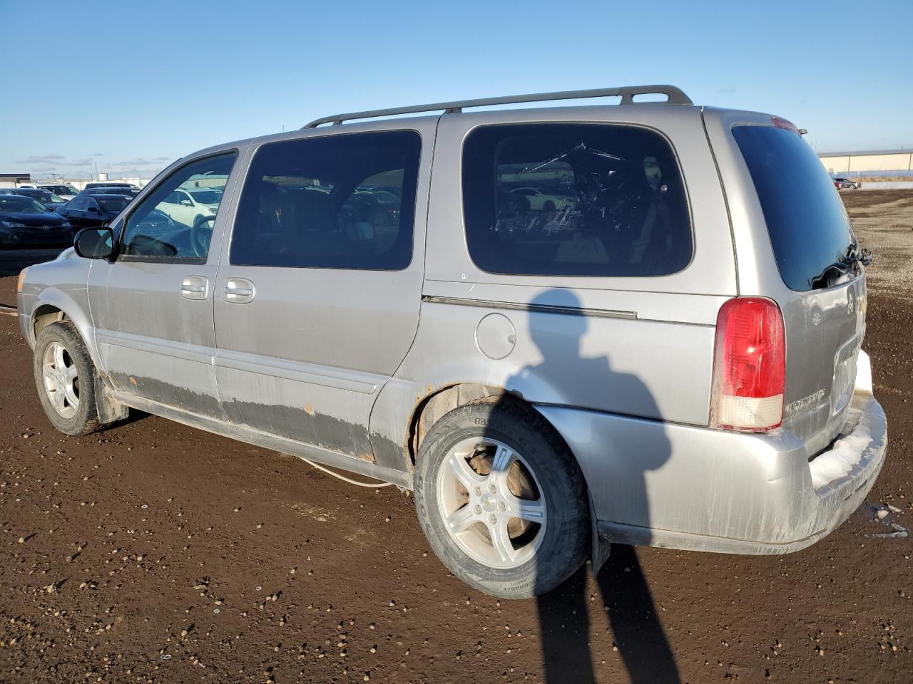 2005 Chevrolet Uplander - Image 2