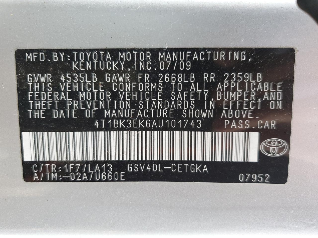 2010 Toyota Camry - Image 13