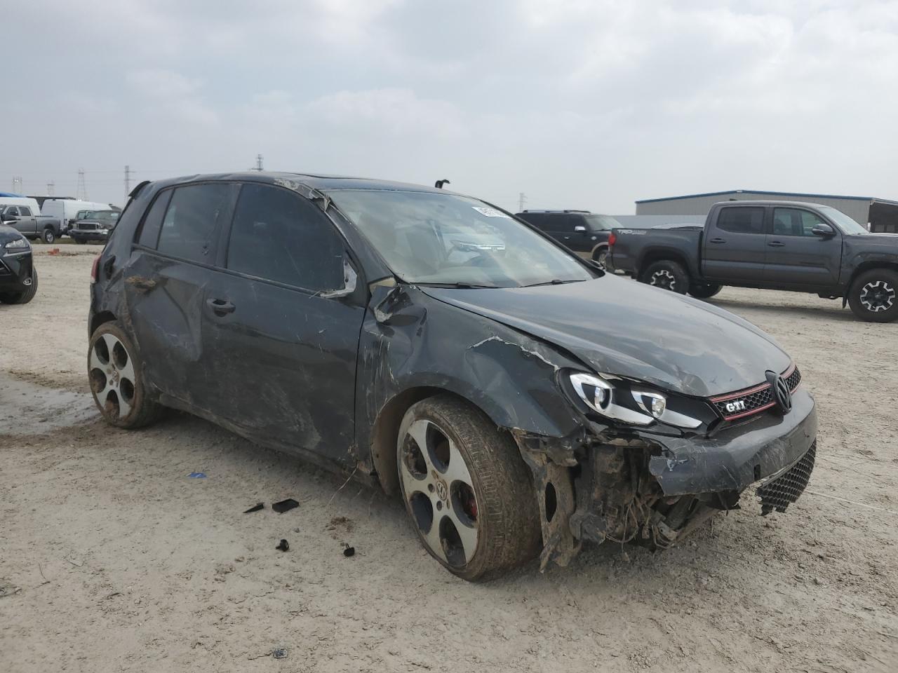 2010 Volkswagen GTI - Image 4