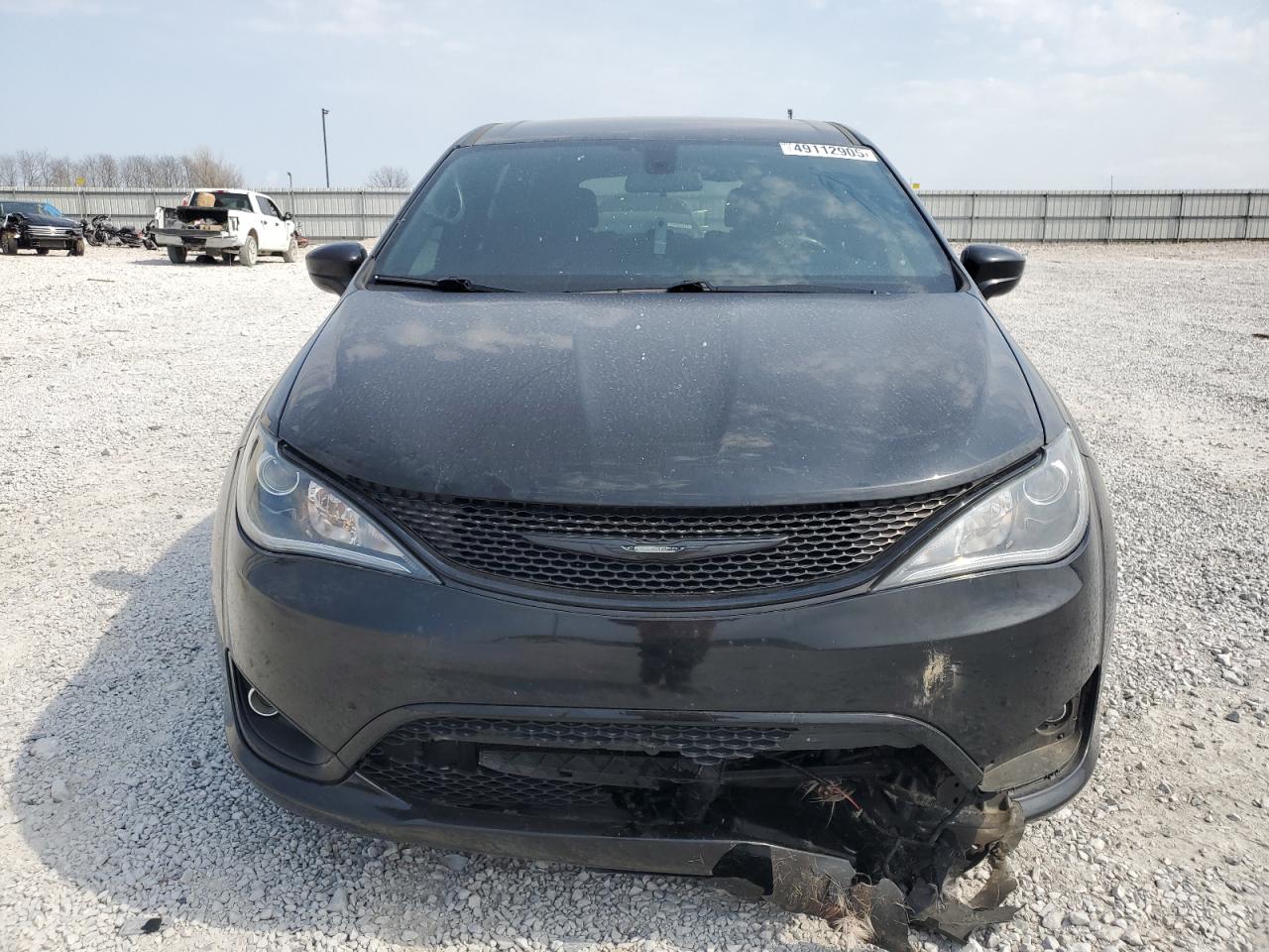 2018 Chrysler Pacifica - Image 5