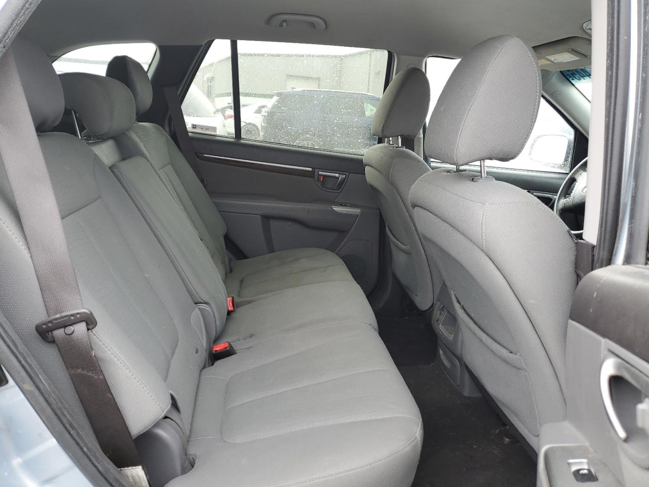 2010 Hyundai Santa Fe - Image 11