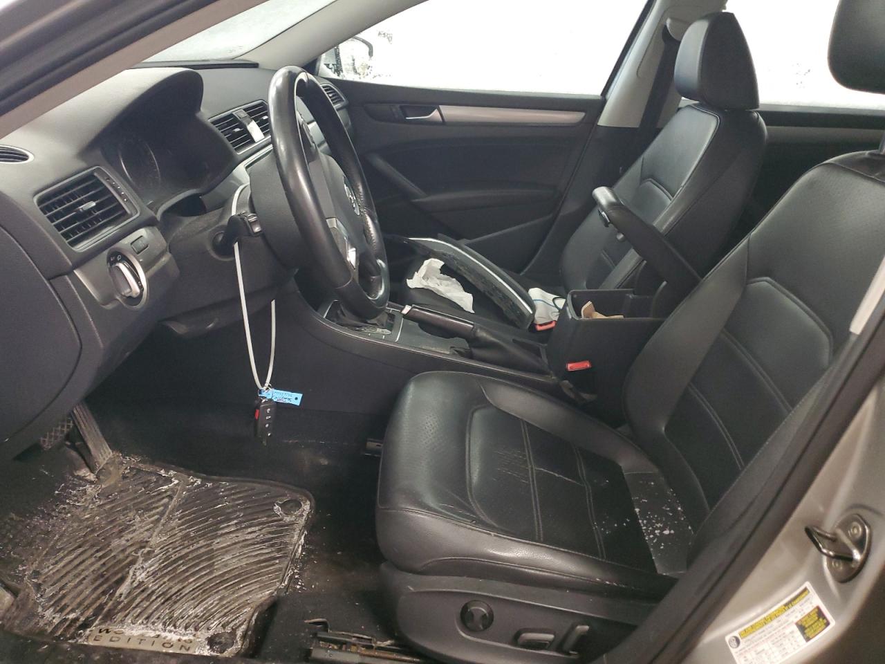 2014 Volkswagen Passat - Image 7
