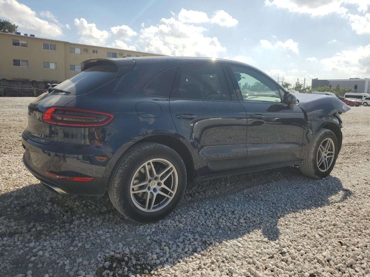 2017 Porsche Macan - Image 3