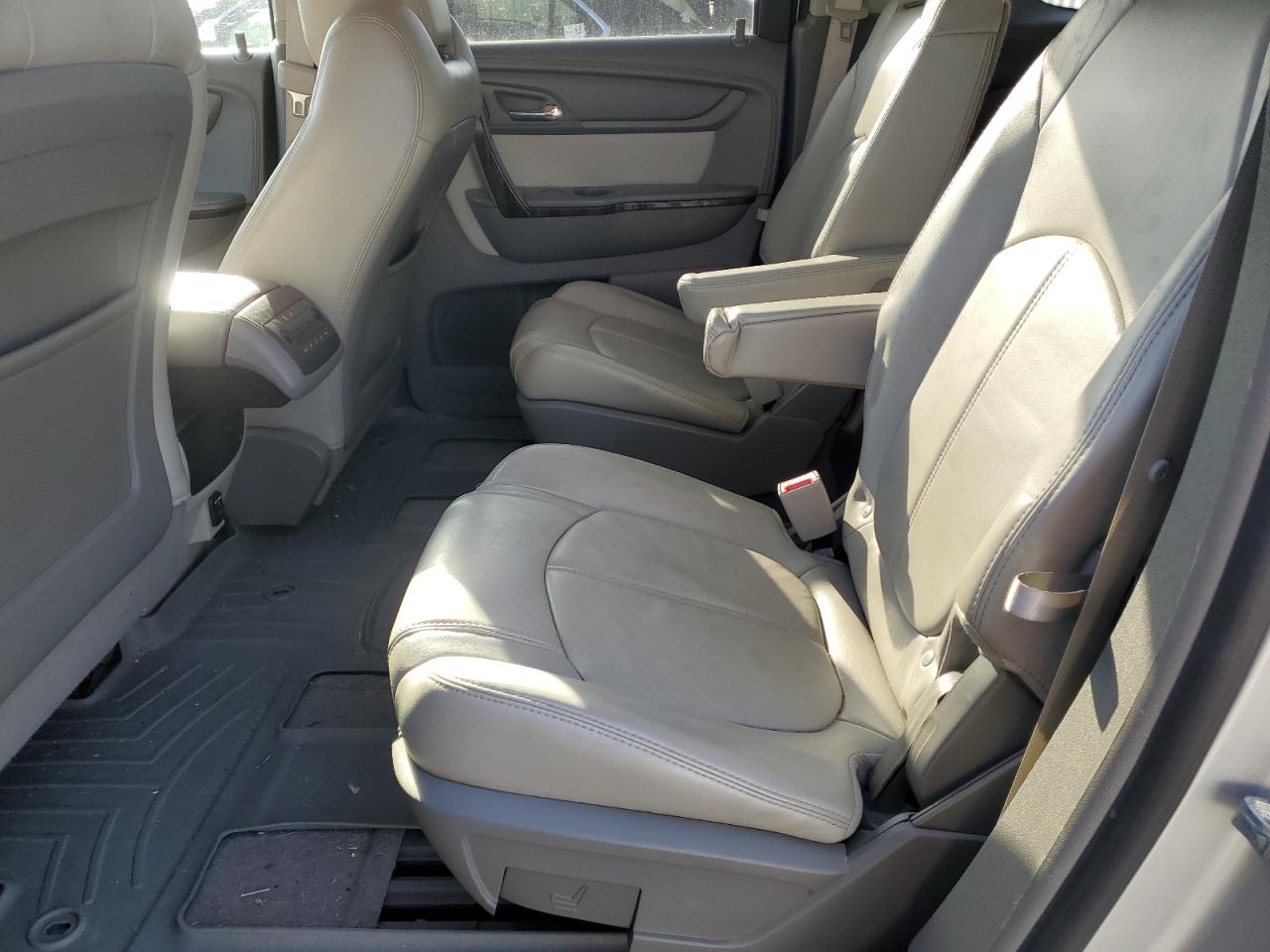 2014 GMC Acadia - Image 11