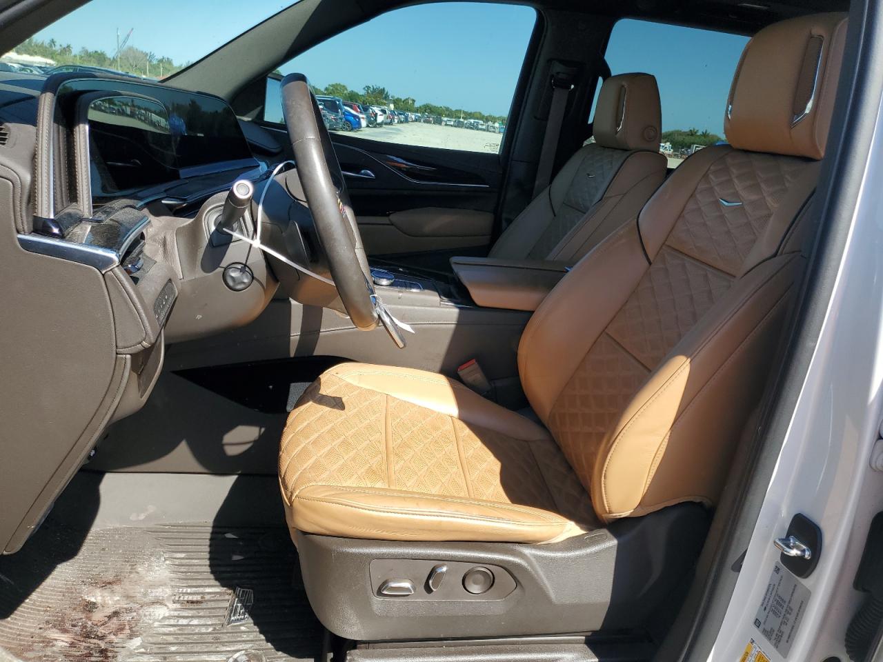 2022 Cadillac Escalade - Image 7