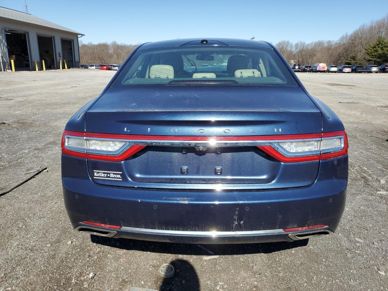 2017 Lincoln Continental - Image 6