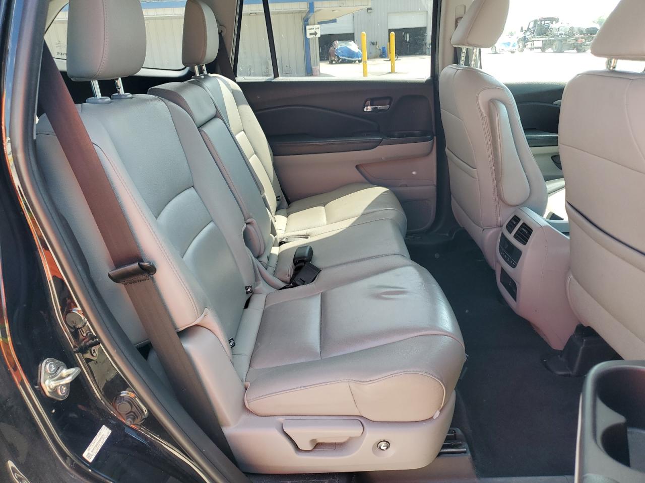 2016 Honda Pilot - Image 12