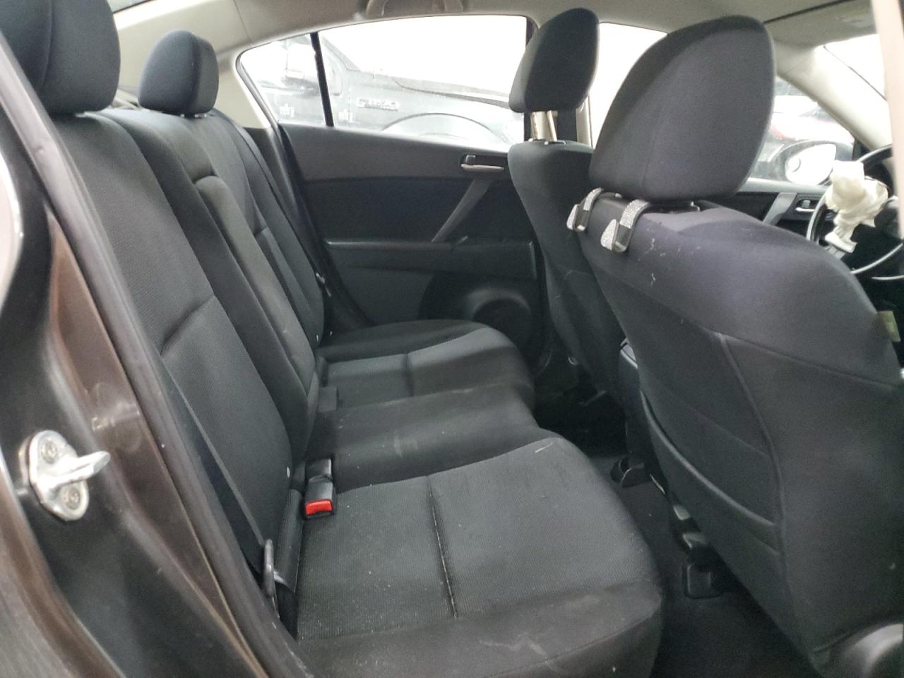 2010 Mazda 3 - Image 10