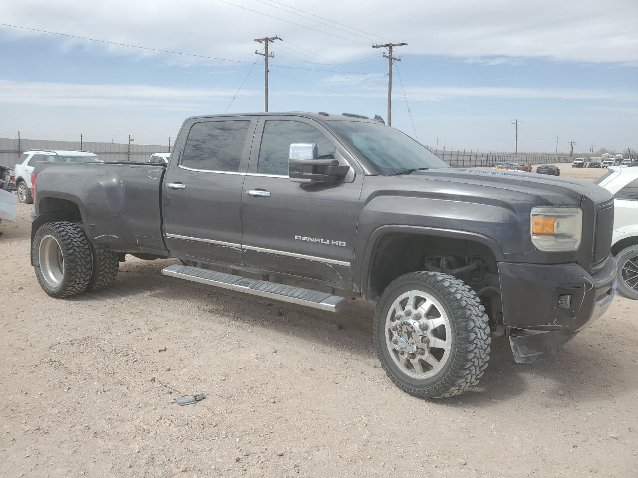 2015 GMC Sierra - Image 4