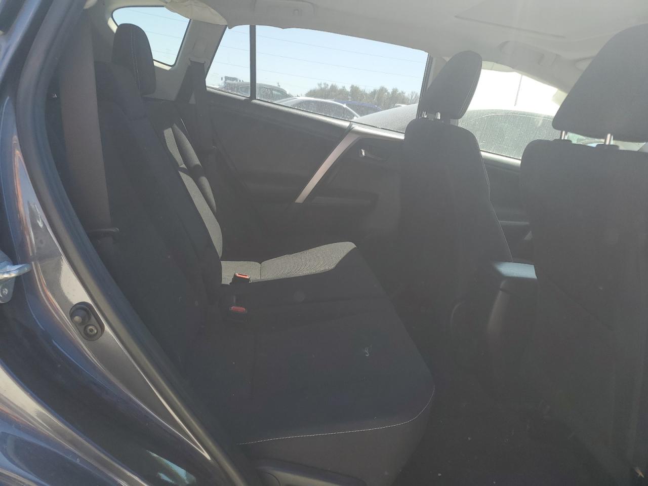 2018 Toyota RAV 4 - Image 11