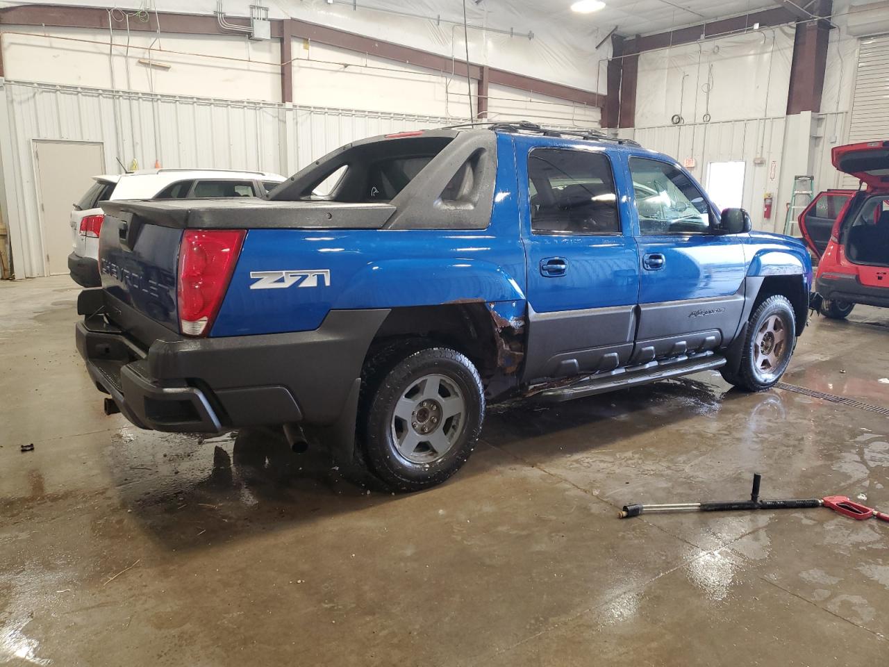 2003 Chevrolet Avalanche - Image 3