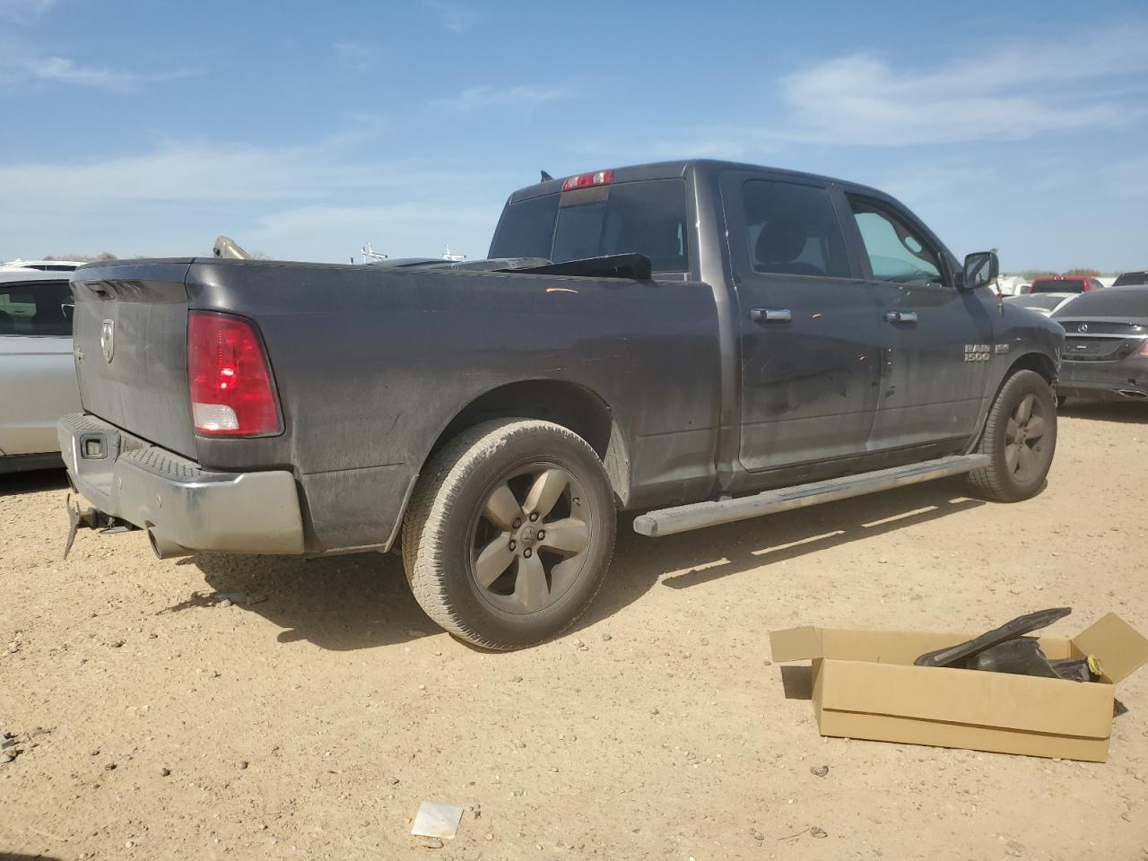 2015 RAM 1500 - Image 3