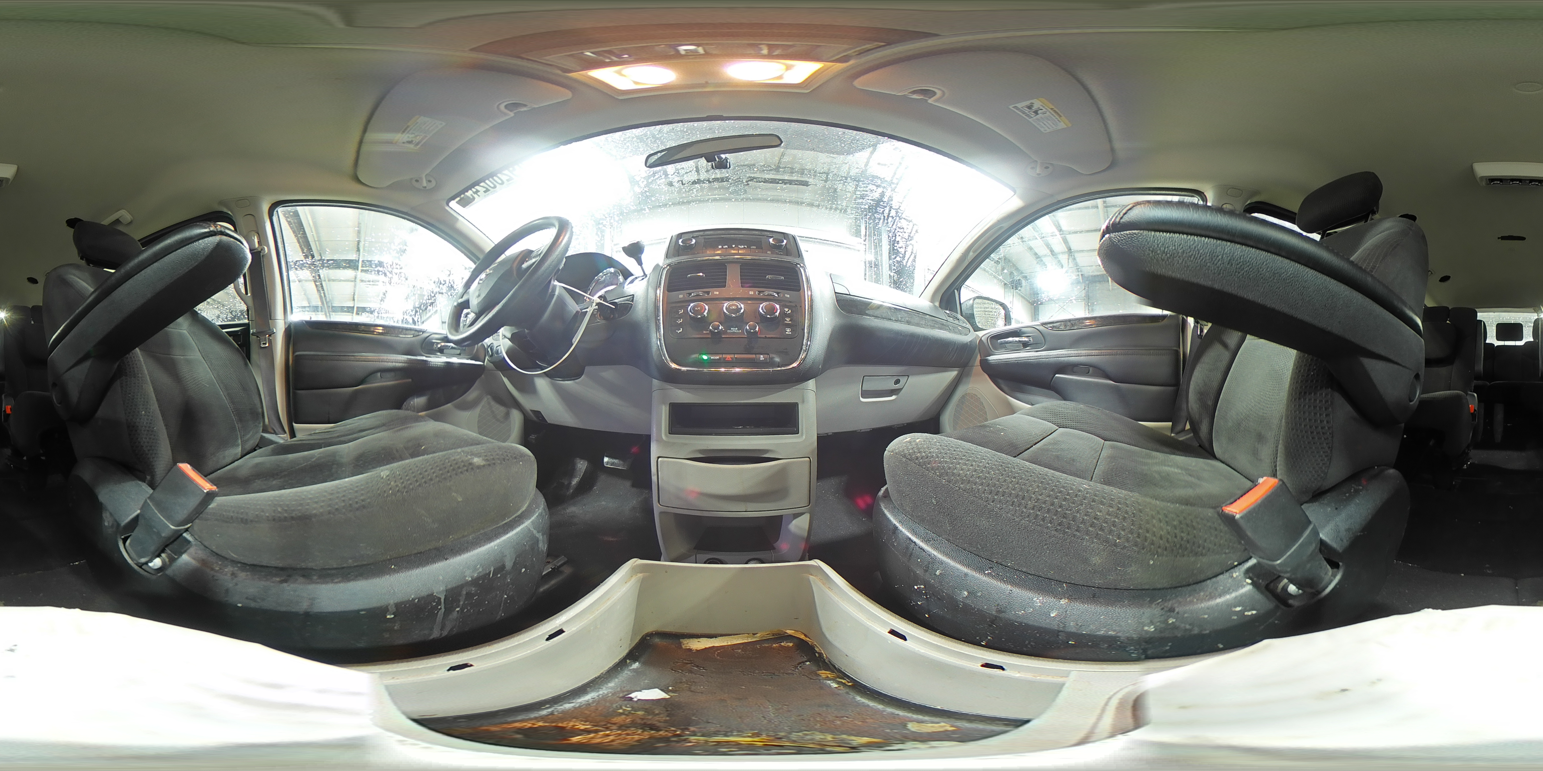 2015 Dodge Caravan - Image 16