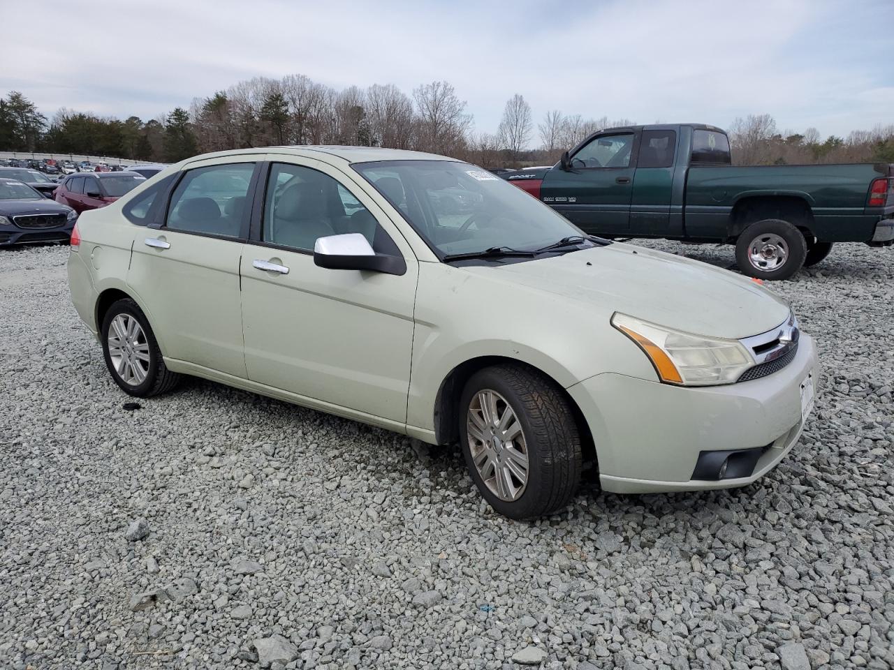 2010 Ford Focus - Image 4