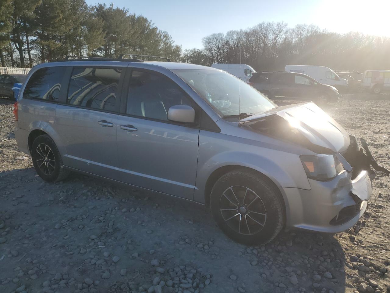 2018 Dodge Caravan - Image 4