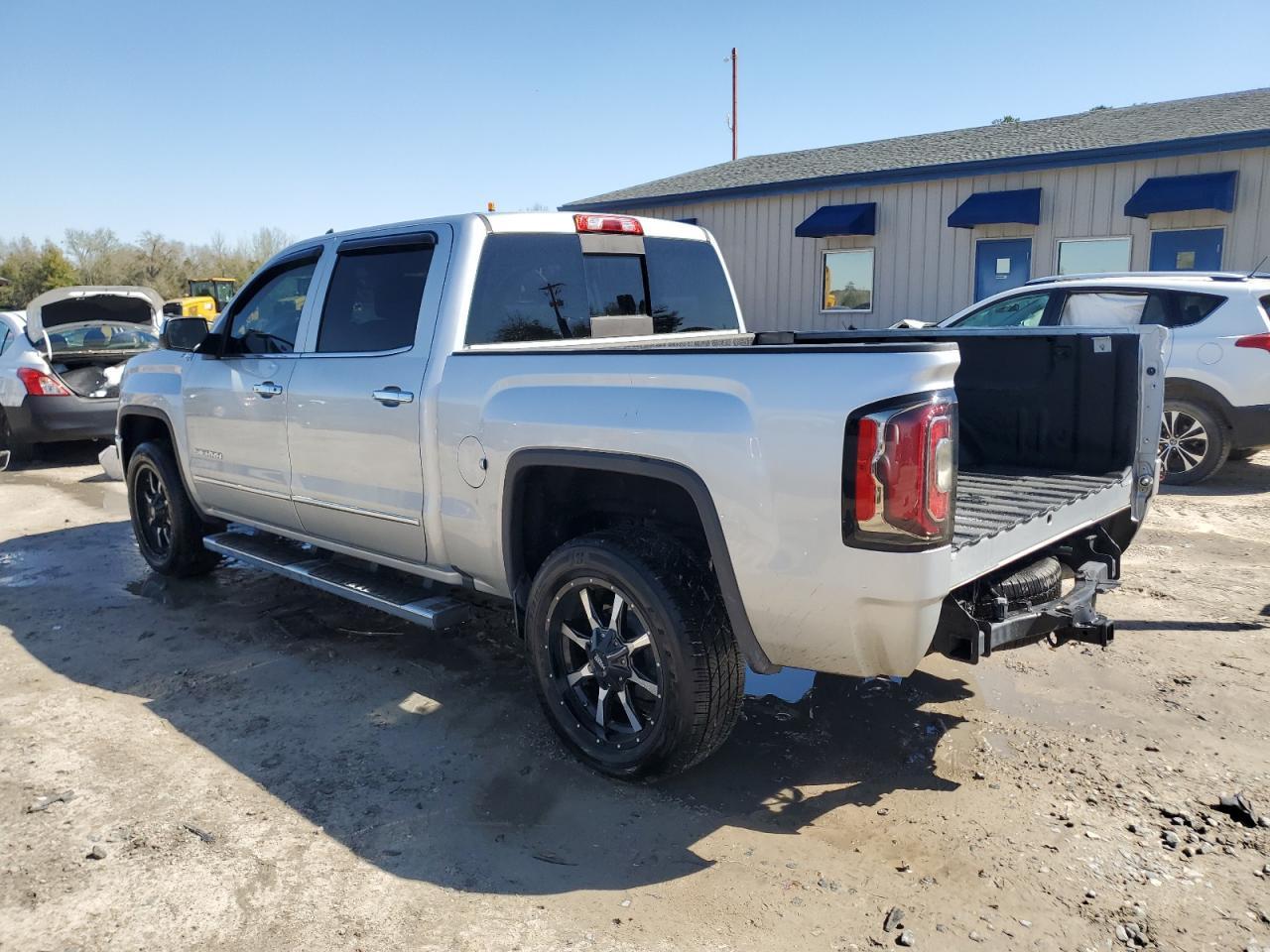 2018 GMC Sierra - Image 2