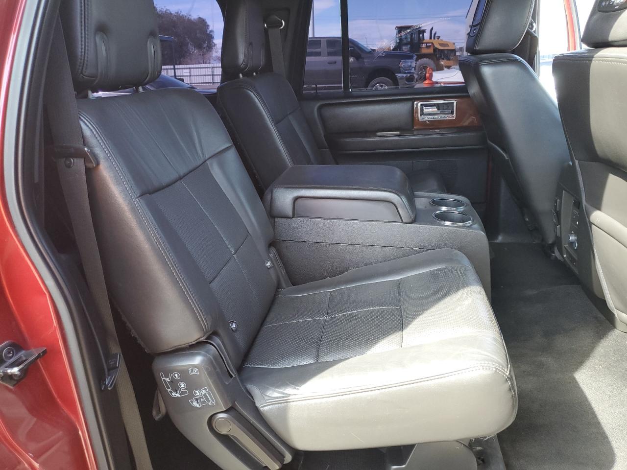 2013 Lincoln Navigator - Image 11