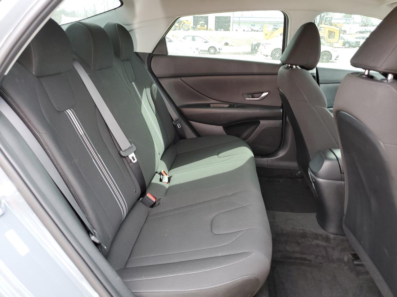 2023 Hyundai Elantra - Image 10