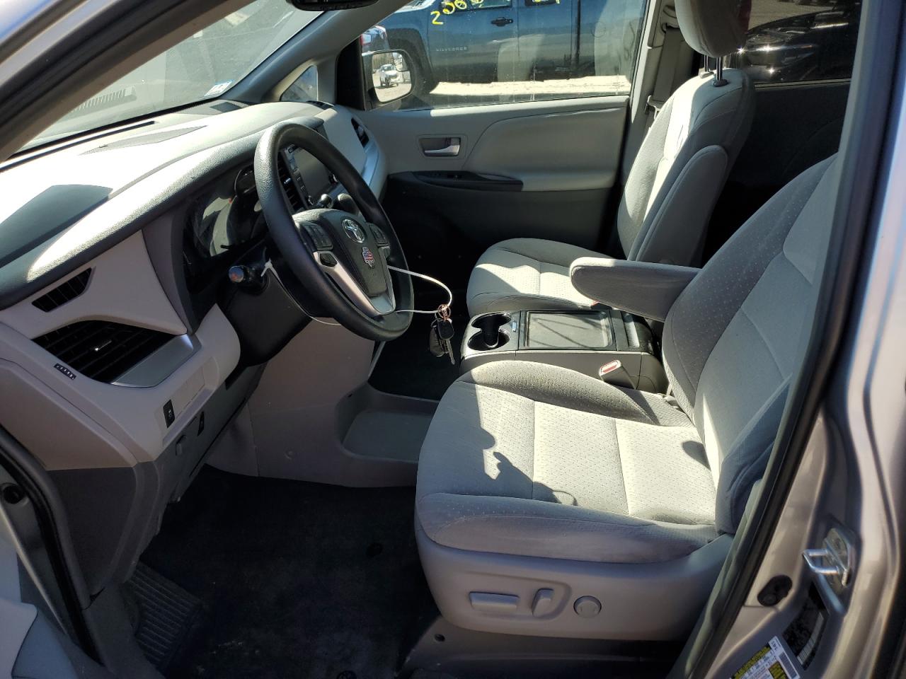 2018 Toyota Sienna - Image 7