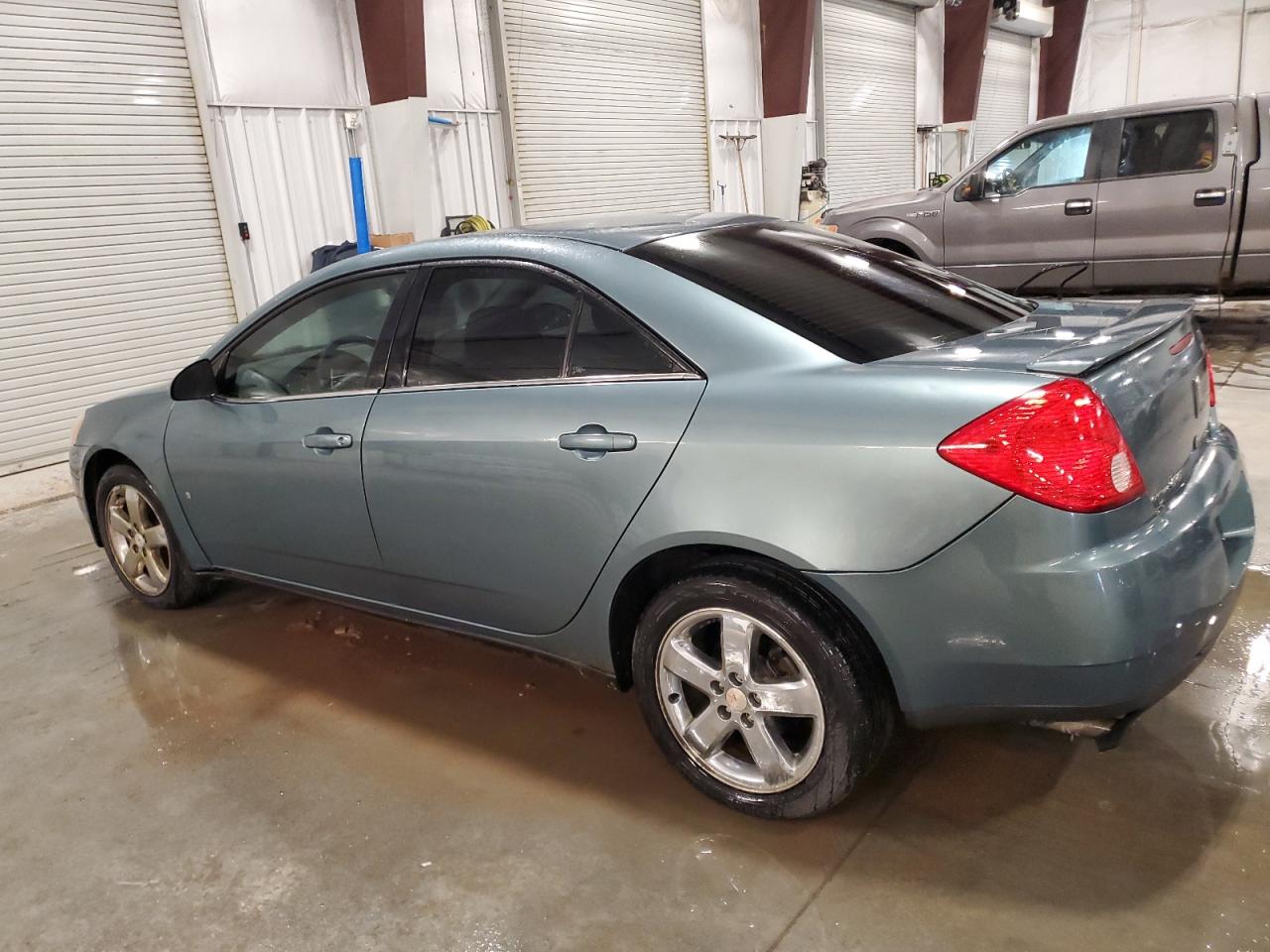 2009 Pontiac G6 - Image 2