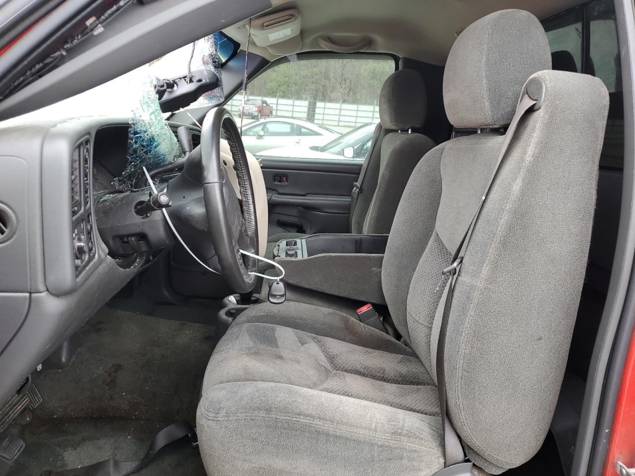 2004 Chevrolet Silverado - Image 7